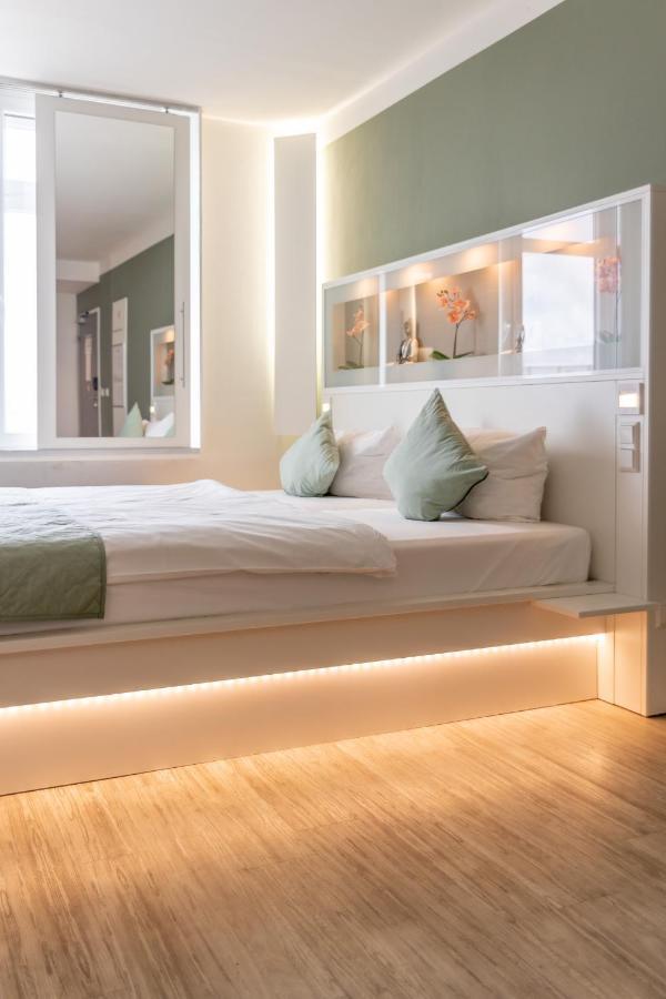 Hotel Bedpark Stellingen Hamburgo Exterior foto